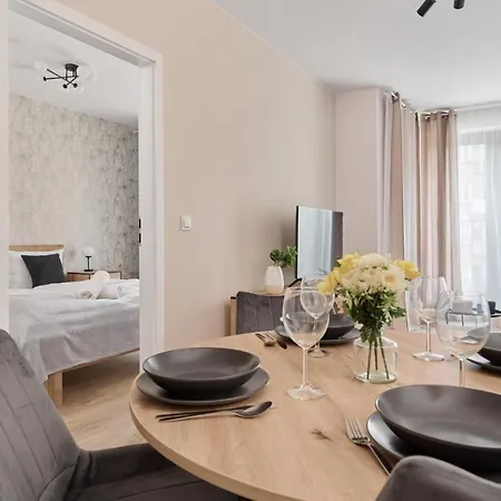 Nowoczesny Z Balkonem I Parkingiem W Centrum Wroclawia By Renters Apartament Wrocław