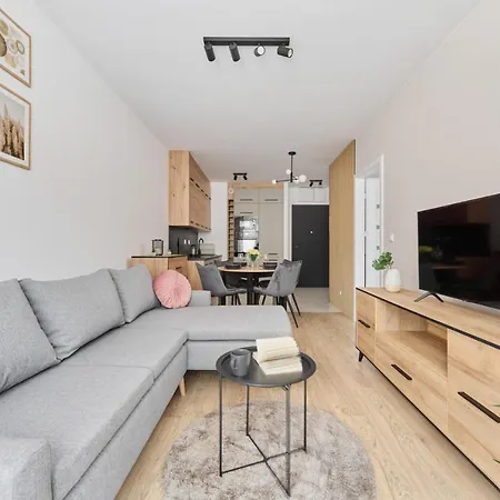 Nowoczesny Z Balkonem I Parkingiem W Centrum Wroclawia By Renters Apartamento *
